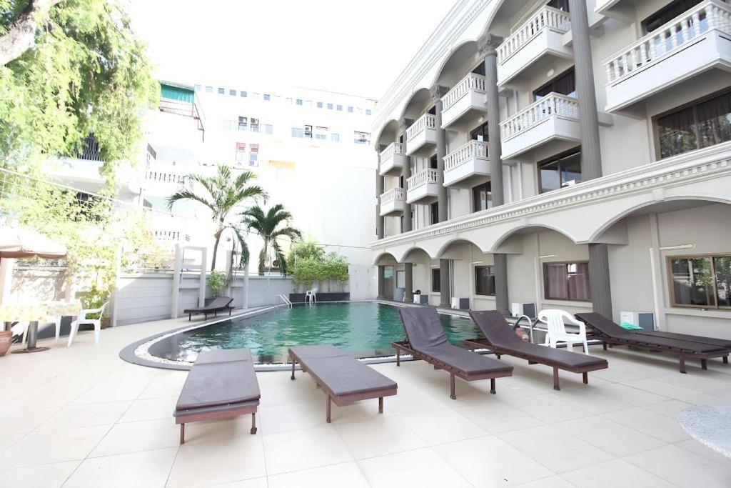 Honey Lodge Pattaya Luaran gambar